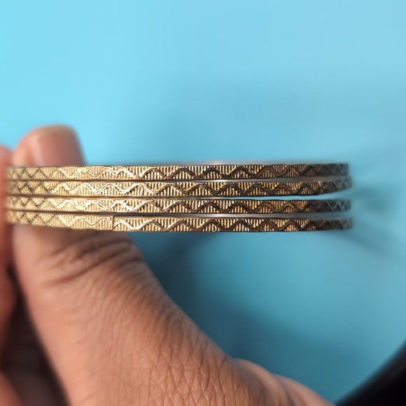 4 Gold Toned Textured Pattern Bangle Jingle Bracelets - Picture 9 of 10